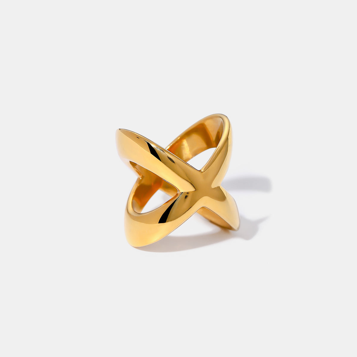 18K gold-plated crisscross ring showcasing a modern design, perfect for stylish jewelry collections.
